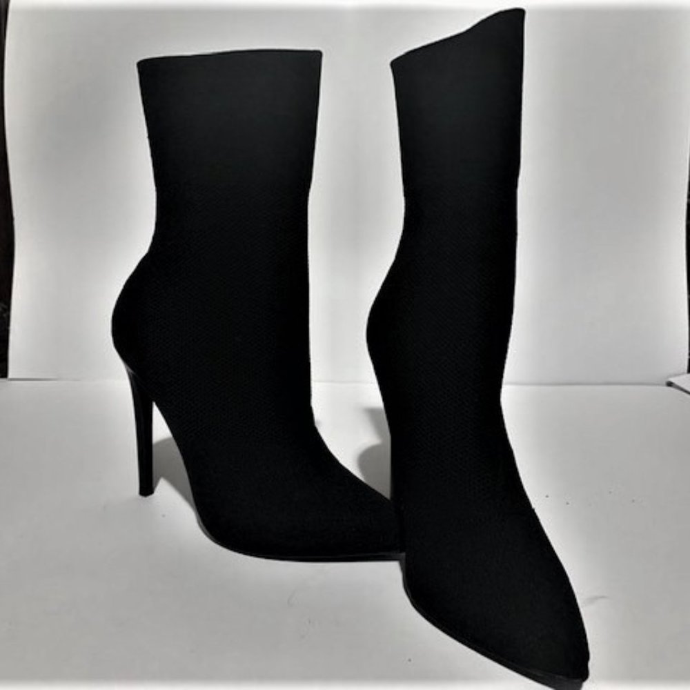 Black Stylish Booth